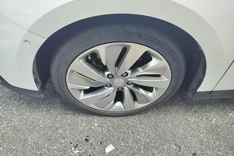 Used Buick Velite 6 2020 Plug-in Hybrid Connected Smart Model Left Front Wheel Hub