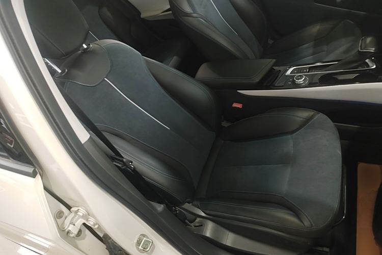 Used Buick Velite 6 2020 Plug-in Hybrid Connected Smart Model Right Front Seat