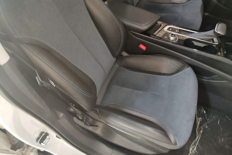 Used Buick Velite 6 2020 Plug-in Hybrid Connected Smart Edition Right Front Seat