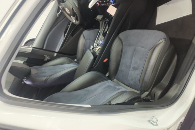 Used Buick Velite 6 2020 Plug-in Hybrid Connected Smart Edition Right Front Seat