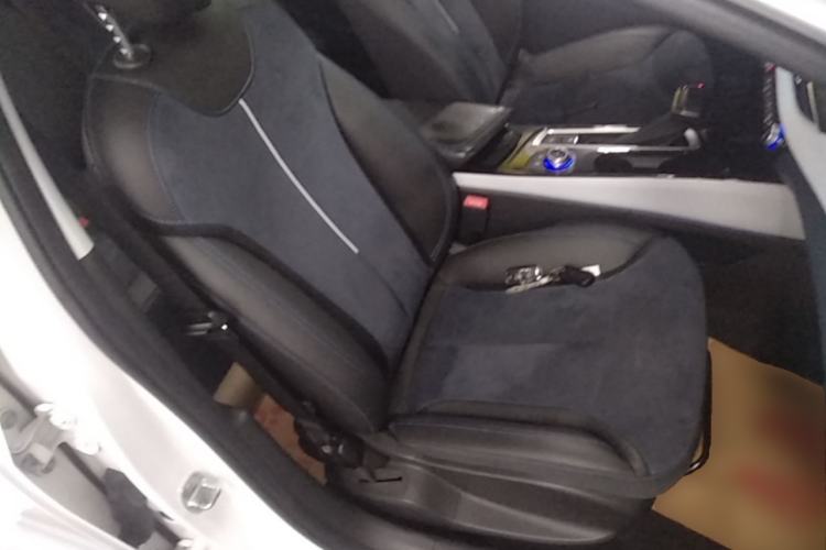 Used Buick Velite 6 2020 Plug-in Hybrid Connected Smart Model Right Front Seat