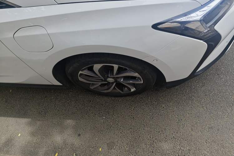 Used Buick Velite 6 2020 Connected Smart PLUS Right Front Wheel Hub