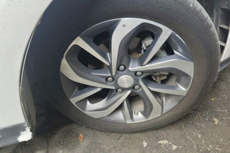 Used Buick Velite 6 2020 Connected Smart PLUS Right Front Wheel Hub