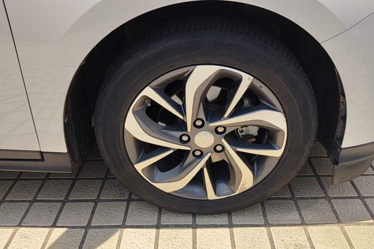 Used Buick Velite 6 2020 Connected Smart Enjoyment PLUS Right Front Wheel Hub