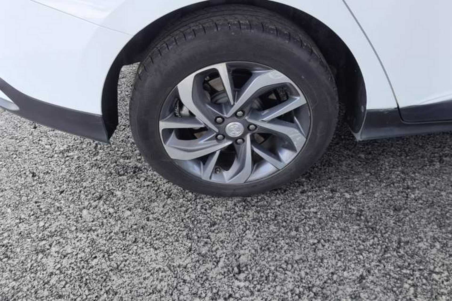 Used Buick Velite 6 2020 Connected Fashion PLUS Right Rear Wheel Hub