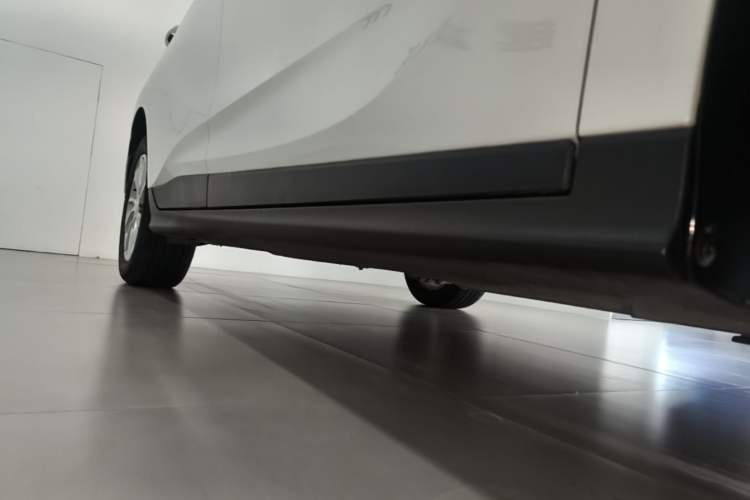 Used Buick Velite 6 2020 Plug-in Hybrid Connected Fashion Model Right Side Sill