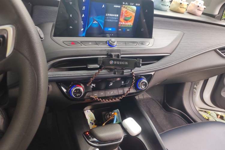 Used Buick Velite 6 2021 Connected & Shared PLUS Audio And AC Panel