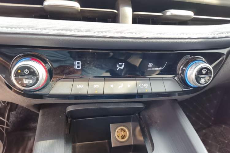 Used Buick Velite 6 2021 Connected & Shared PLUS Audio And AC Panel
