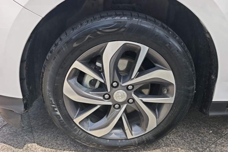 Used Buick Velite 6 2021 Connected & Shared PLUS Left Front Wheel Hub