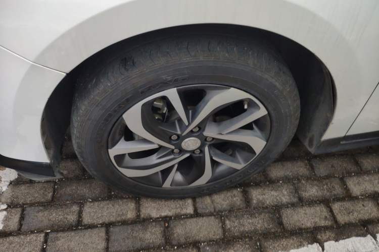 Used Buick Velite 6 2021 Connected & Shared PLUS Left Front Wheel Hub