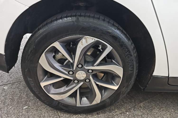 Used Buick Velite 6 2021 Connected & Shared PLUS Right Rear Wheel Hub