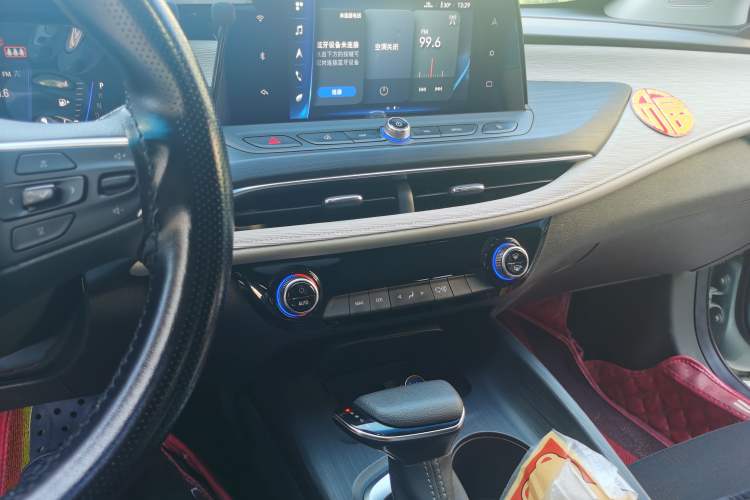 Used Buick Velite 6 2022 Plug-in Hybrid Connected Fashion Model Audio And AC Panel