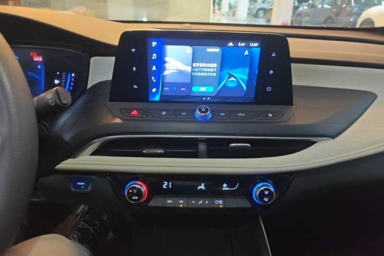 Used Buick Velite 6 2022 Plug-in Hybrid Connected Fashion Model Audio And AC Panel