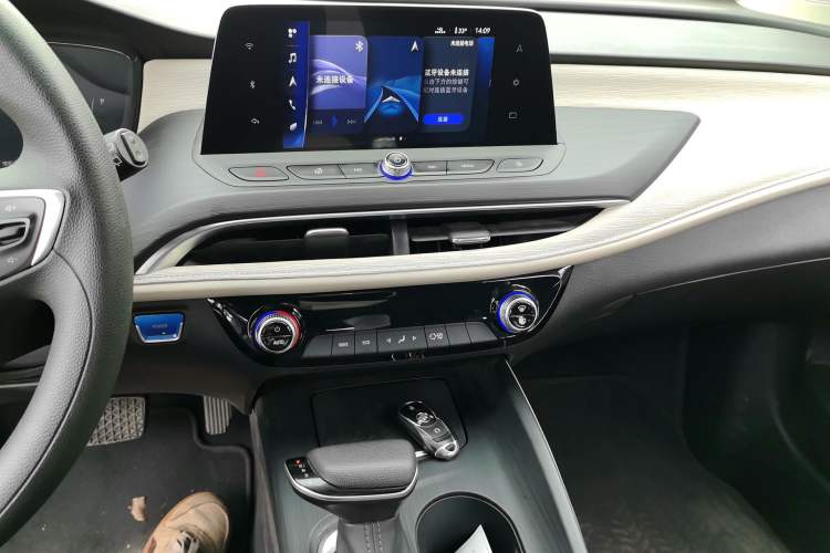 Used Buick Velite 6 2022 Plug-in Hybrid Connected Fashion Model Audio And AC Panel