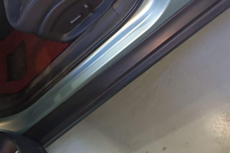Used Buick Velite 6 2022 Plug-in Hybrid Connected Smart Model Left Side Sill