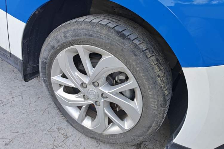 Used Buick Velite 6 2022 Connected Enjoyment PLUS Right Front Wheel Hub