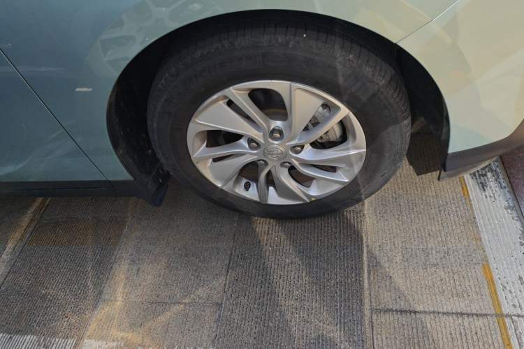 Used Buick Velite 6 2022 Plug-in Hybrid Connected Fashion Model Right Front Wheel Hub