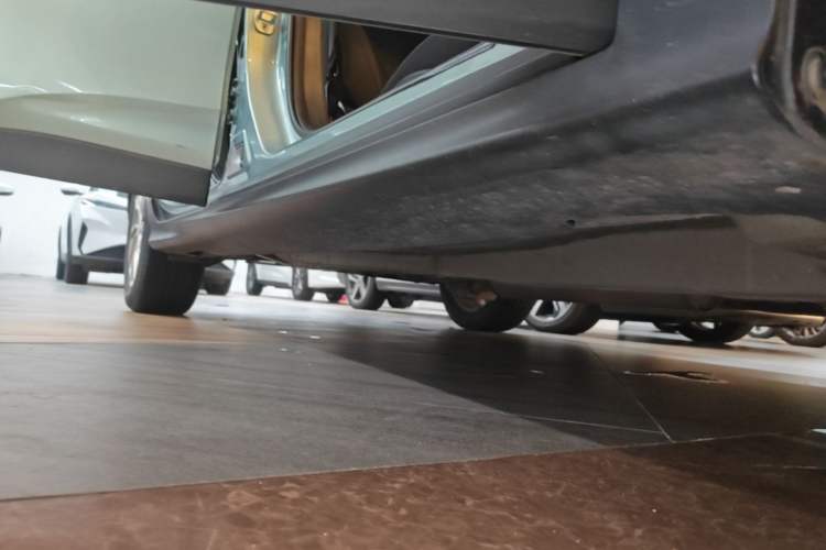 Used Buick Velite 6 2022 Plug-in Hybrid Connected Fashion Model Right Side Sill