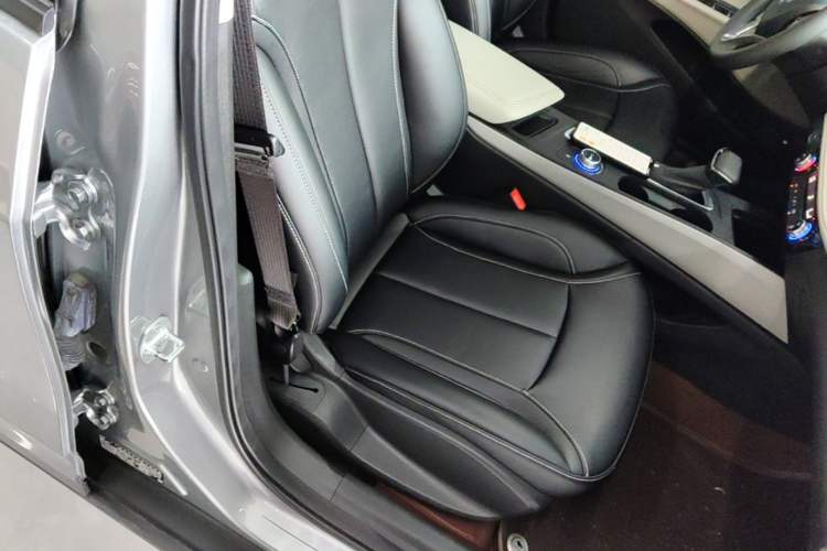 Used Buick Velite 6 2022 Plug-in Hybrid Connected Fashion Model Right Front Seat
