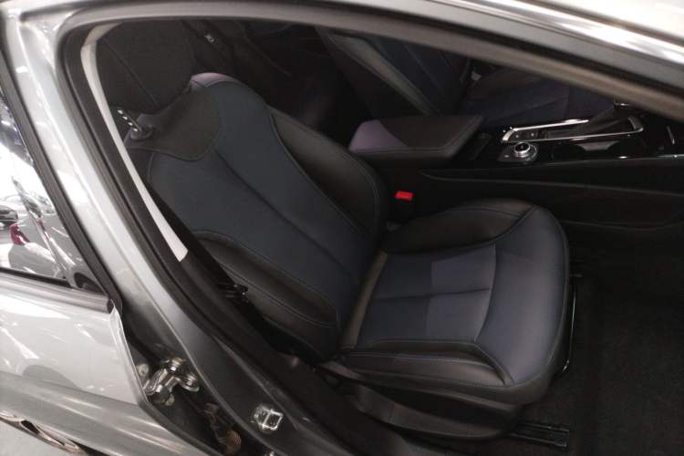 Used Buick Velite 6 2022 Plug-in Hybrid Connected Smart Edition Right Front Seat