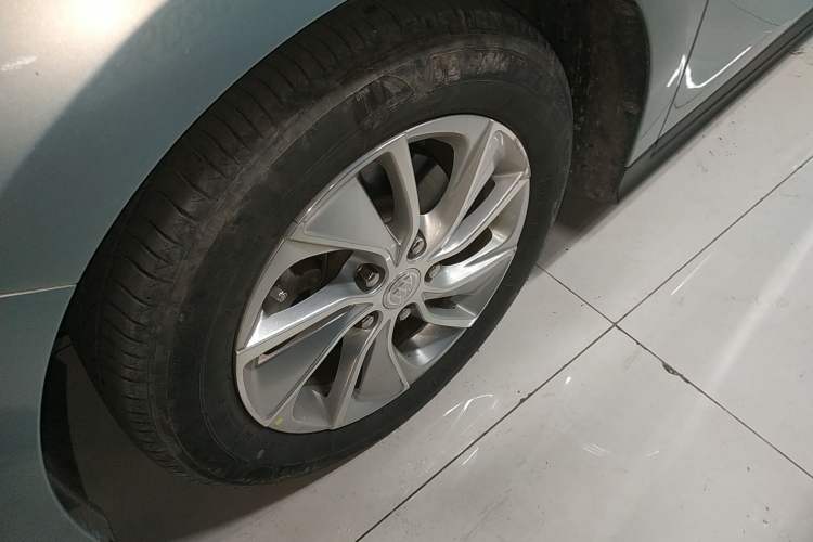 Used Buick Velite 6 2022 Plug-in Hybrid Connected Fashion Model Exterior 4