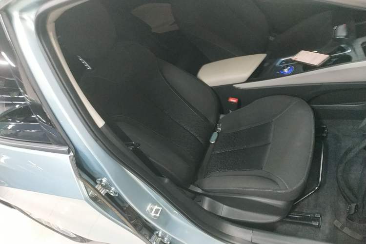 Used Buick Velite 6 2022 Plug-in Hybrid Connected Fashion Model Right Front Seat