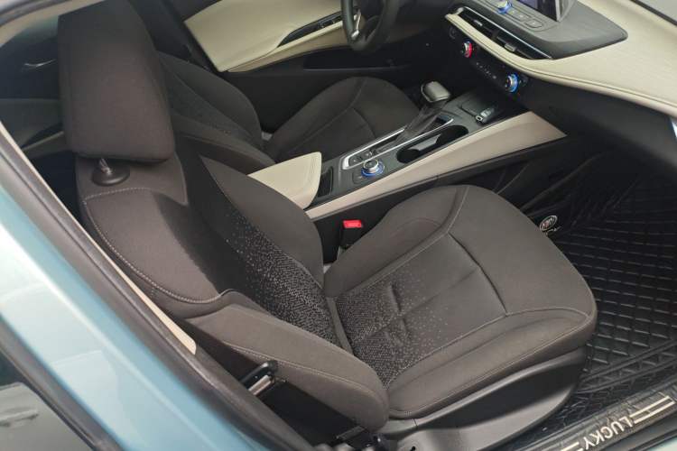 Used Buick Velite 6 2022 Plug-in Hybrid Connected Fashion Model Right Front Seat