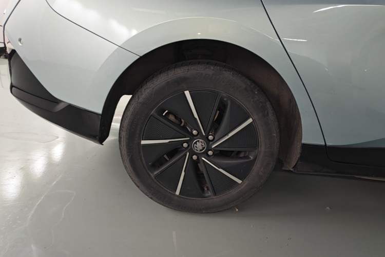 Used Buick Velite 6 2022 Connected Intelligence PLUS Version Right Rear Wheel Hub