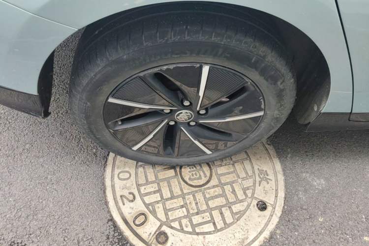 Used Buick Velite 6 2022 Connected Intelligence PLUS Version Right Rear Wheel Hub