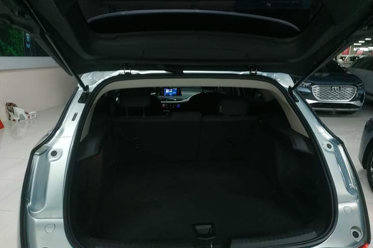 Used Buick Velite 6 2022 Plug-in Hybrid Connected Fashion Model Trunk