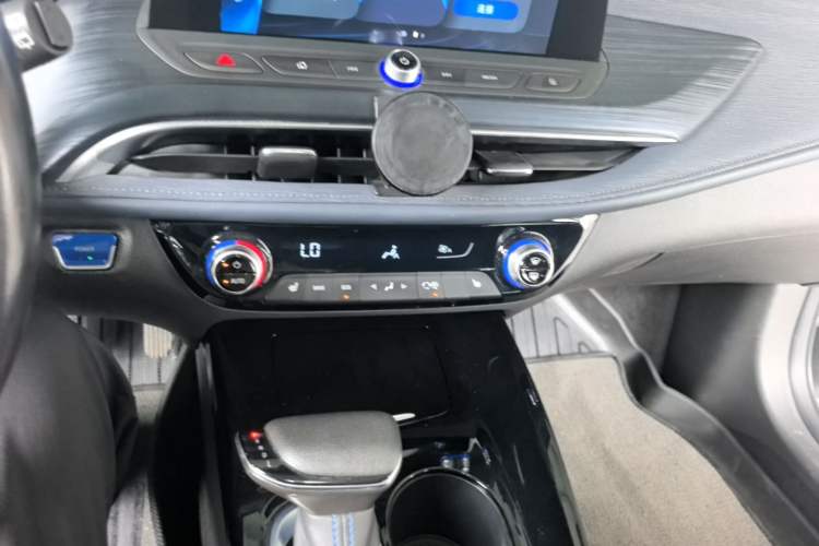 Used Buick Velite 6 2022 Plug-in Hybrid Connected Smart Model Audio And AC Panel