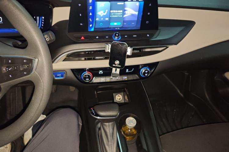 Used Buick Velite 6 2022 Plug-in Hybrid Connected Fashion Model Audio And AC Panel
