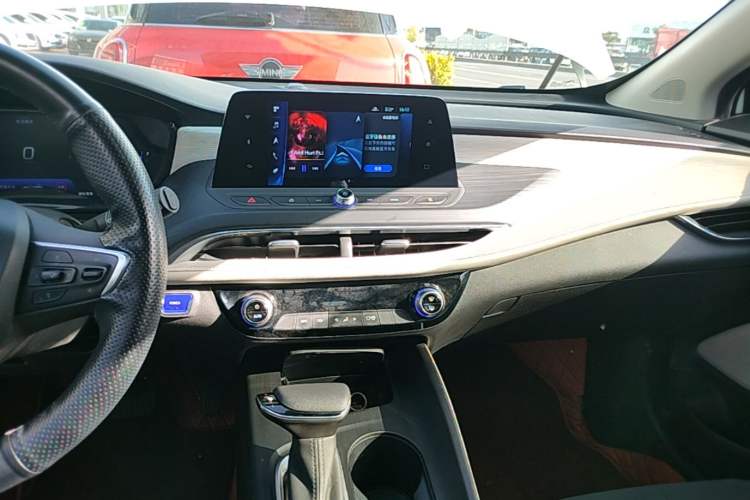 Used Buick Velite 6 2022 Plug-in Hybrid Connected Fashion Model Audio And AC Panel