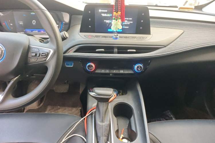 Used Buick Velite 6 2022 Plug-in Hybrid Connected & Shared Model Audio And AC Panel