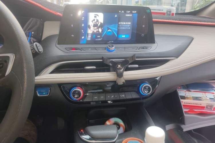 Used Buick Velite 6 2022 Plug-in Hybrid Connected Fashion Model Audio And AC Panel