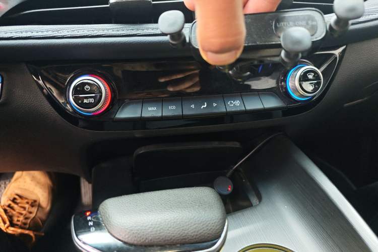Used Buick Velite 6 2022 Connected & Shared PLUS Audio And AC Panel