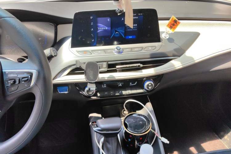 Used Buick Velite 6 2022 Plug-in Hybrid Connected Fashion Model Audio And AC Panel