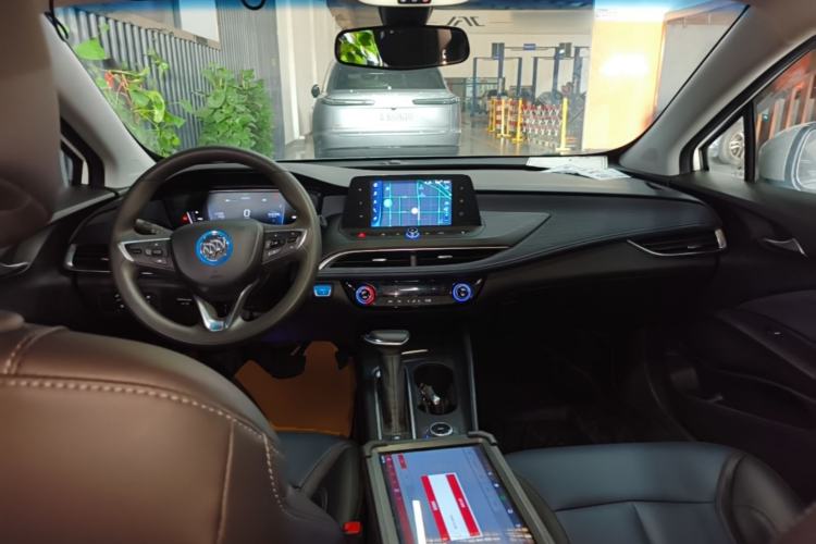 Used Buick Velite 6 2022 Connected & Shared PLUS Center Console