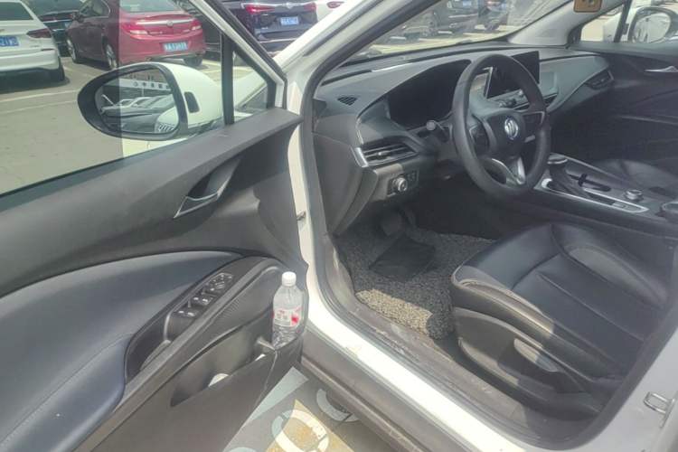 Used Buick Velite 6  Driver Seat