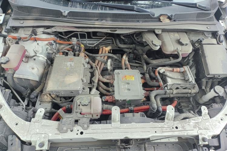 Used Buick Velite 6  Engine Bay