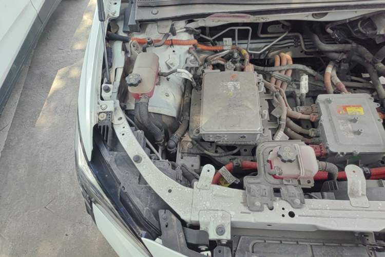 Used Buick Velite 6  Engine Bay Right