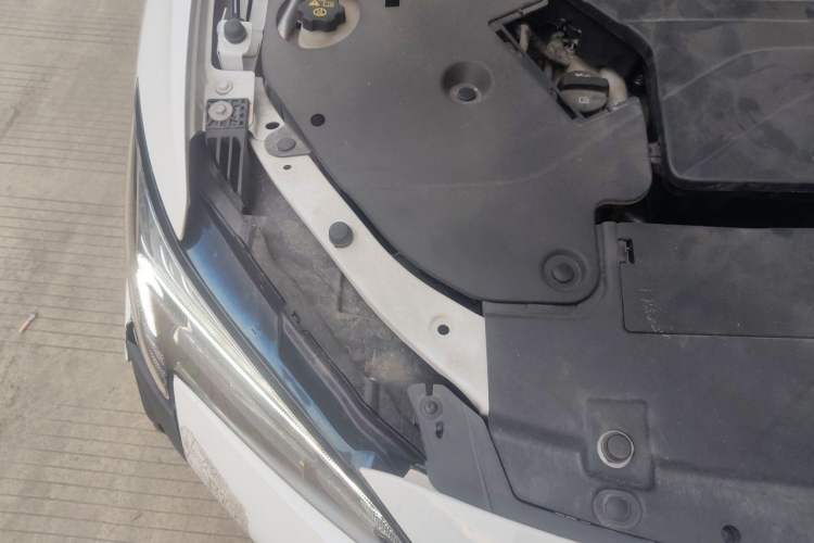 Used Buick Velite 6 2022 Plug-in Hybrid Connected Fashion Model Engine Bay Right
