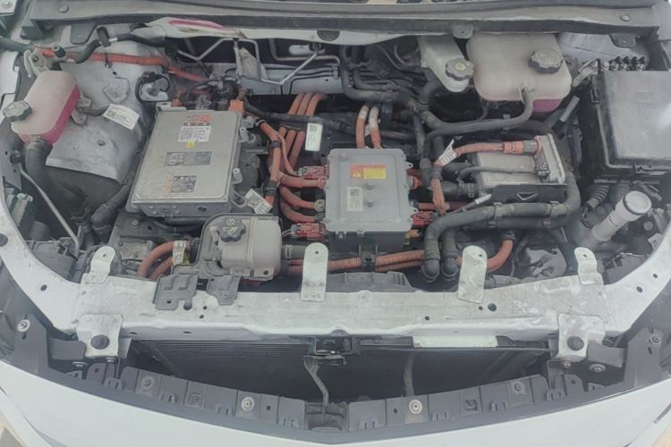 Used Buick Velite 6  Engine Bay