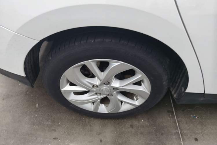 Used Buick Velite 6 2022 Connected & Shared PLUS Exterior 5