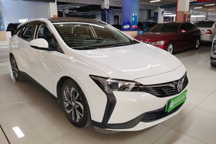 Used Buick Velite 6 2022 Plug-in Hybrid Connected Smart Edition Front Right 45 Deg
