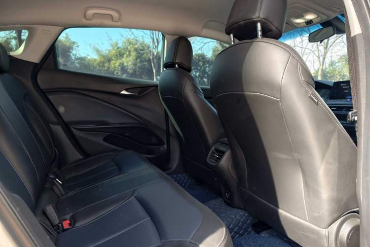 Used Buick Velite 6 2022 Plug-in Hybrid Connected & Shared Model Interior 2