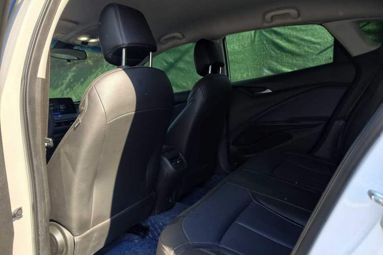 Used Buick Velite 6 2022 Plug-in Hybrid Connected & Shared Model Interior 3