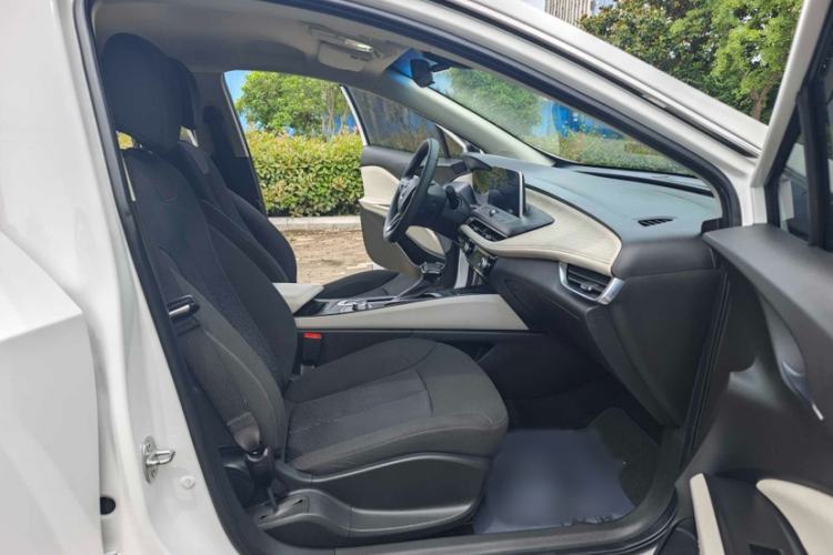 Used Buick Velite 6 2022 Plug-in Hybrid Connected Fashion Model Interior 4