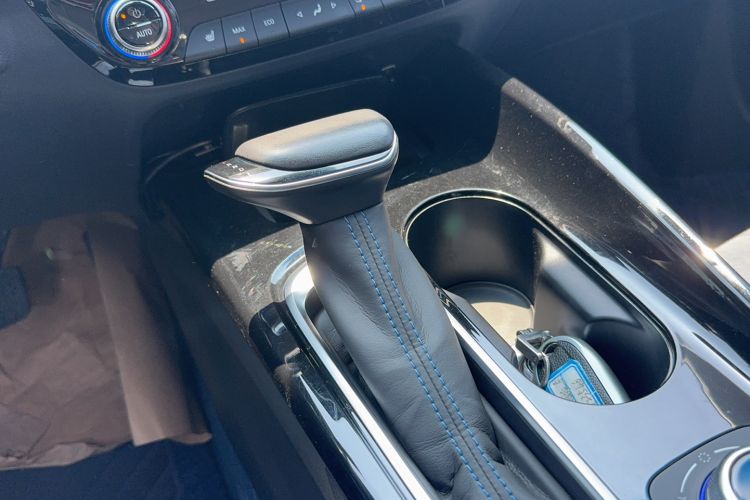 Used Buick Velite 6 2022 Plug-in Hybrid Connected Smart Model Interior 4