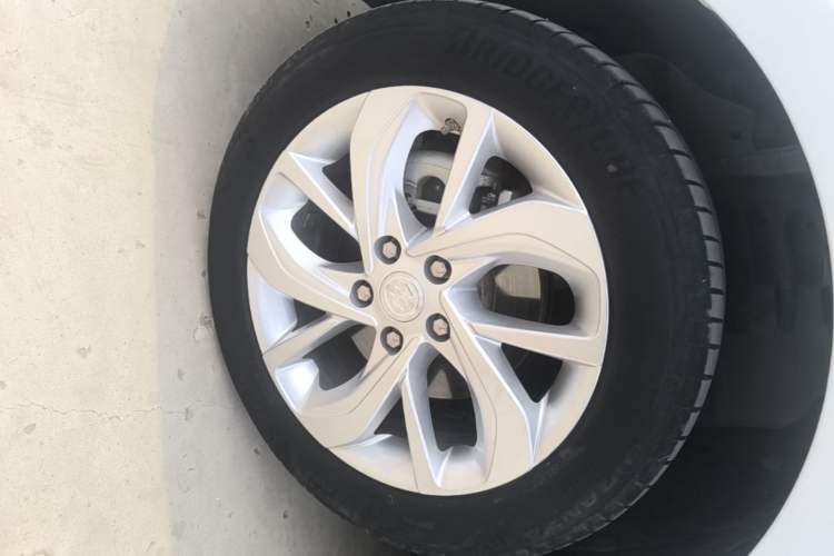 Used Buick Velite 6 2022 Connected Enjoyment PLUS Left Front Wheel Hub